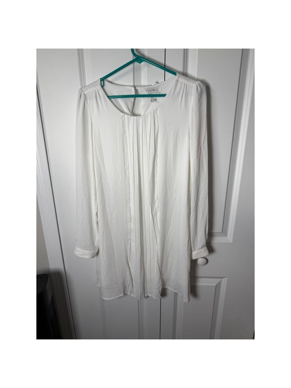 FOREVER 21 White Long Sleeve Dress M